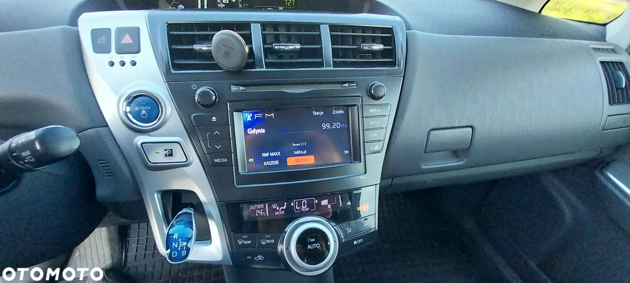 Toyota Prius+ (Hybrid) - 10