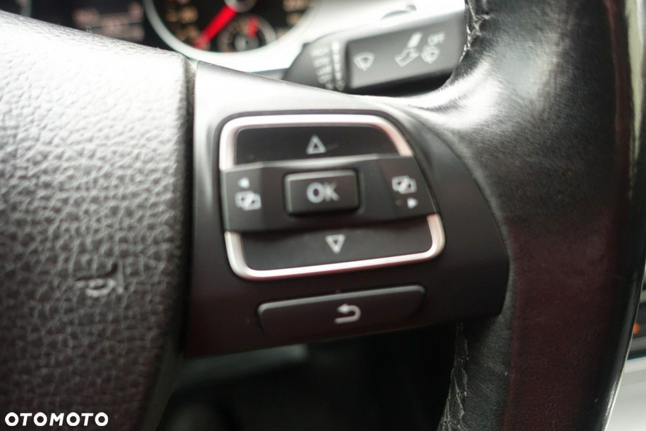 Volkswagen Passat - 22