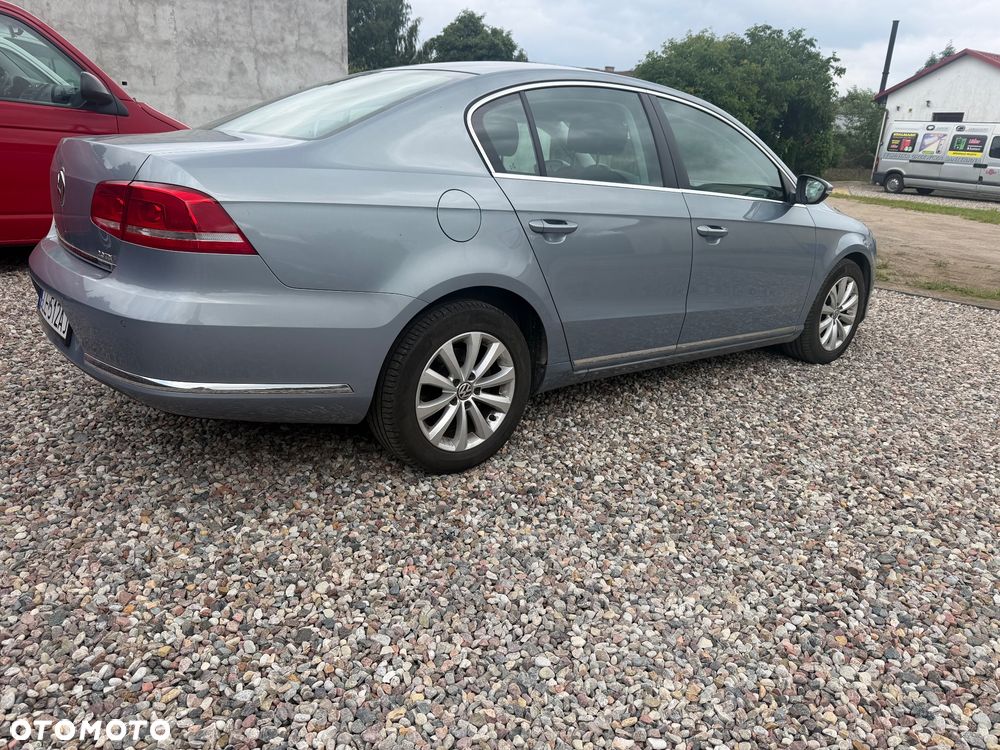 Volkswagen Passat 2.0 TDI Comfortline DSG - 4