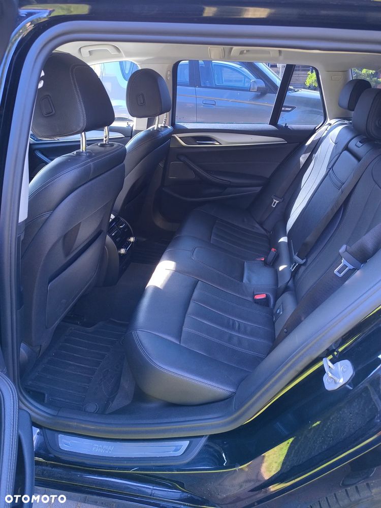 BMW Seria 5 520d xDrive - 7