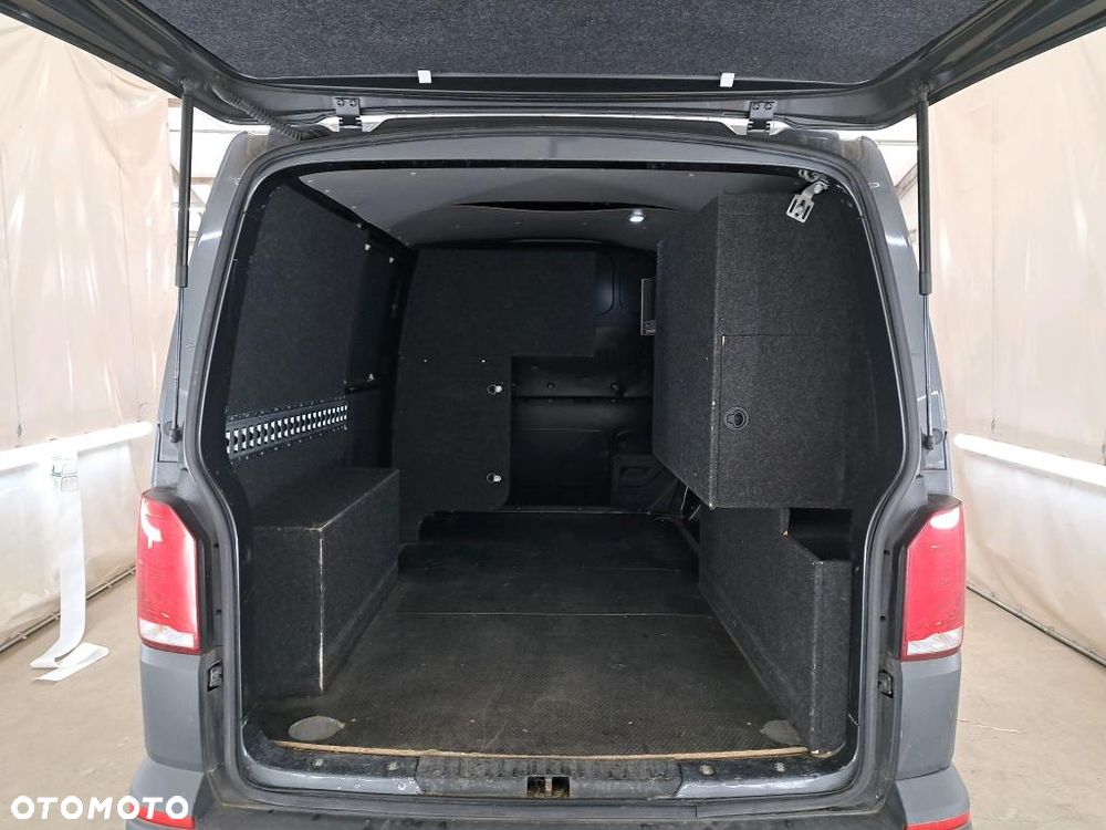 Volkswagen Transporter - 16