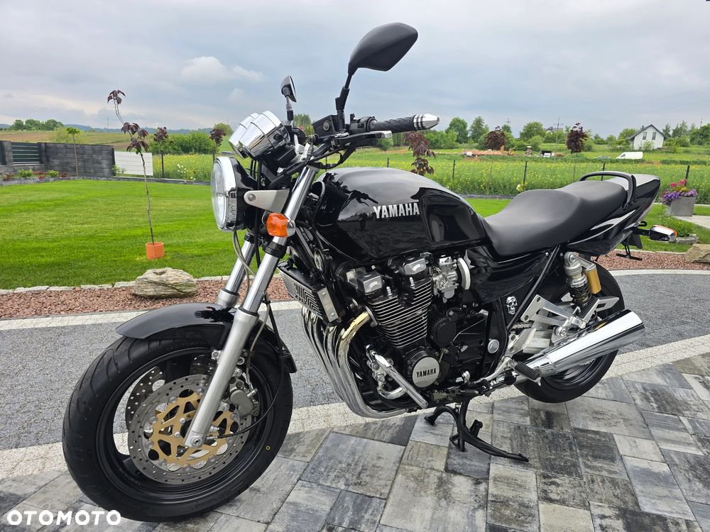 Yamaha XJR - 1