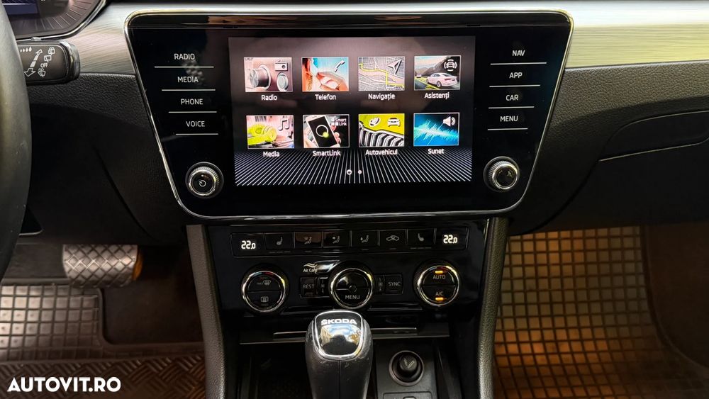 Skoda Superb Combi 2.0 TDI DSG Ambition - 24