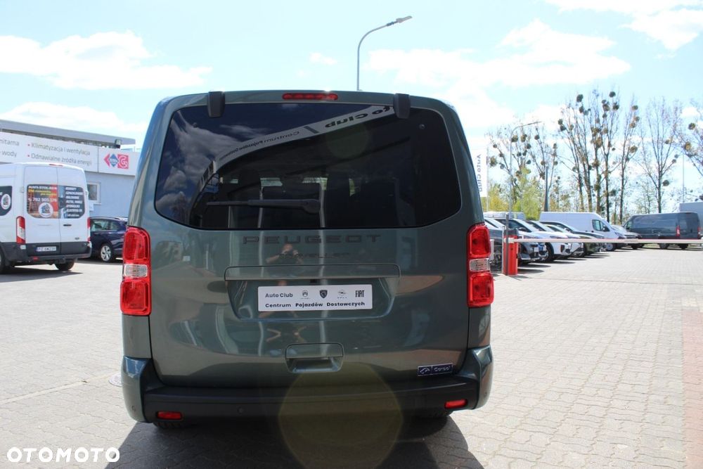 Peugeot Traveller - 8