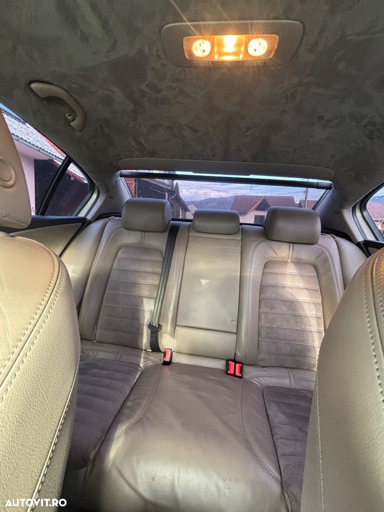 Volkswagen Passat - 4