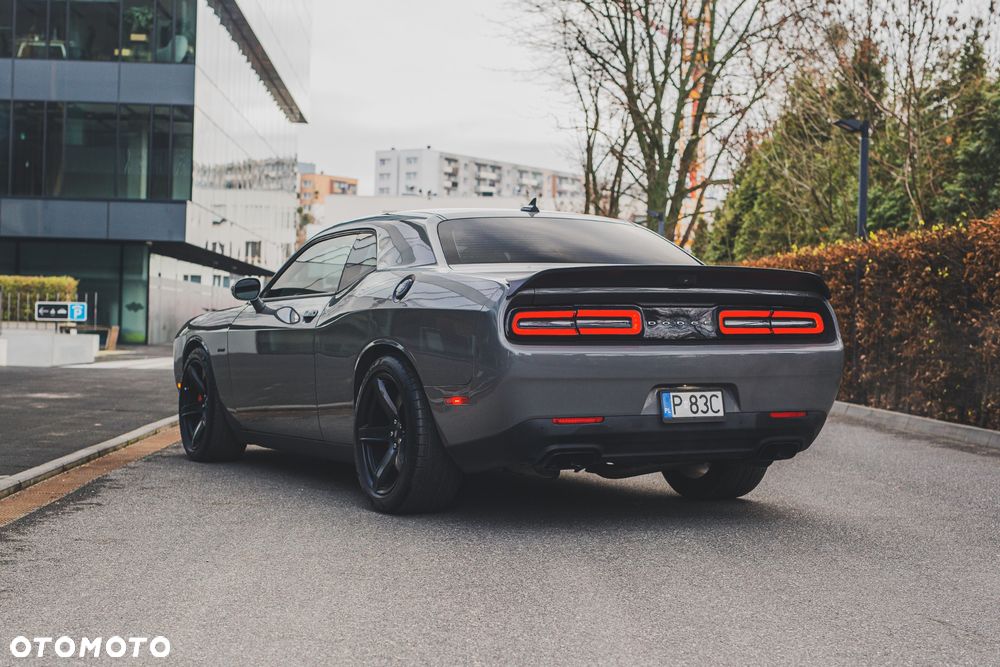 Dodge Challenger 5.7 R/T - 10