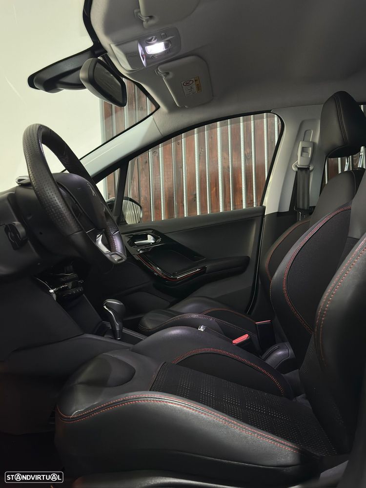 Peugeot 208 1.2 PureTech GT Line EAT6 - 7