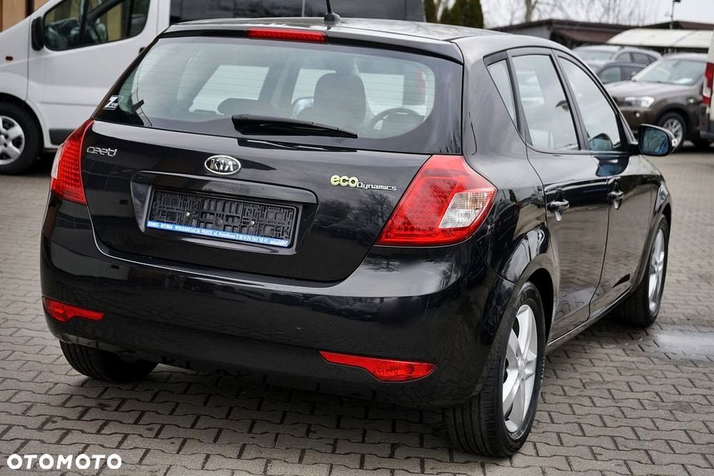 Kia Ceed 1.6 CRDi 90 ISG Spirit - 6