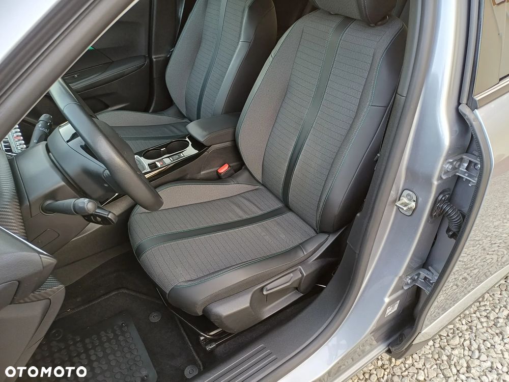 Peugeot 2008 1.5 BlueHDi Allure S&S - 19