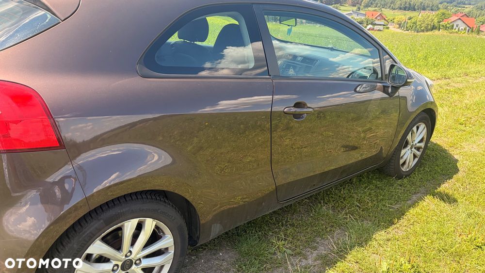 Kia Rio 1.1 crdi M - 8