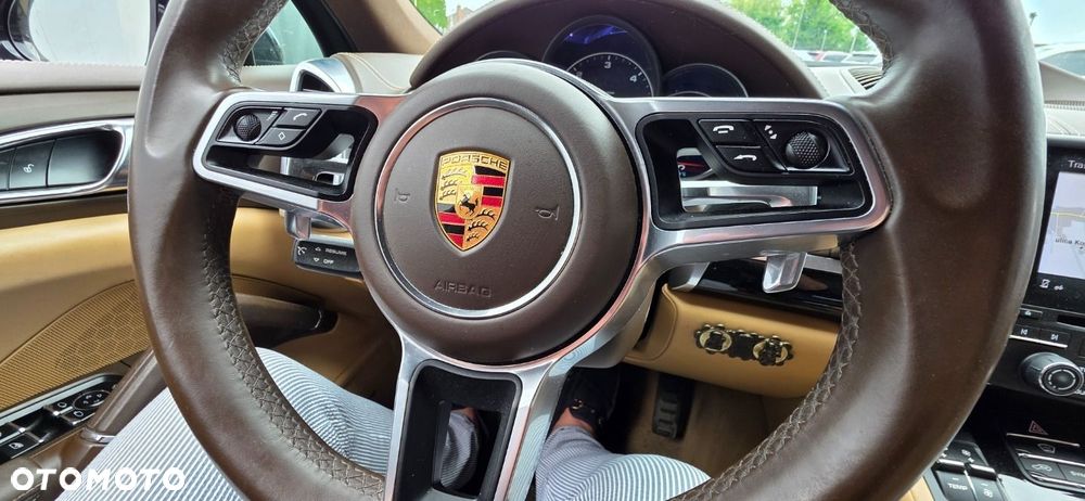 Porsche Cayenne - 12
