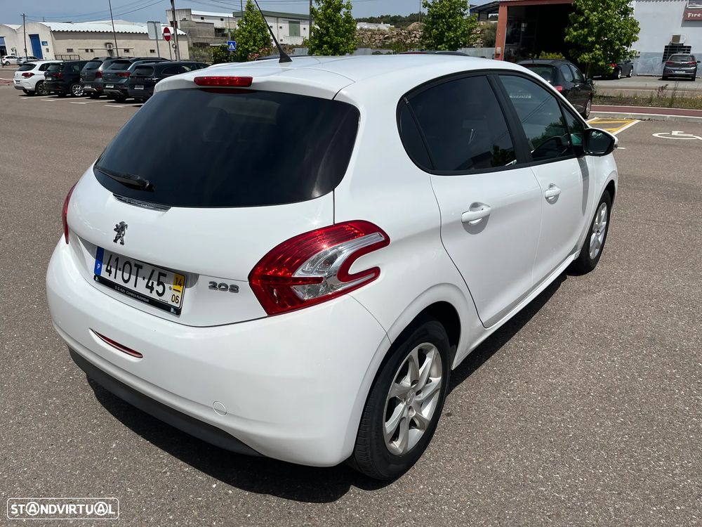 Peugeot 208 1.4 HDi Allure - 5