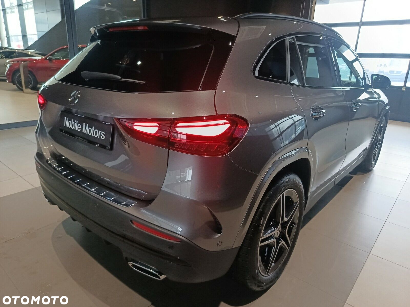 Mercedes-Benz GLA - 8