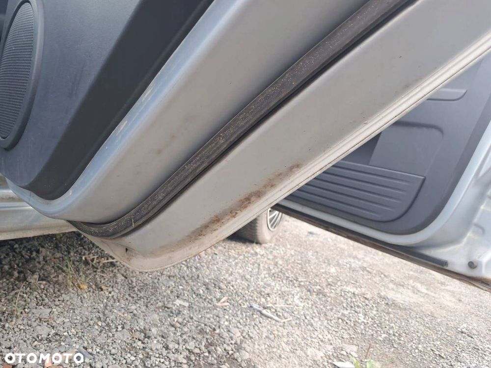 DRZWI TYLNE PRAWE P.T MITSUBISHI COLT Z30 VI 04R KOD LAK 11H - 4