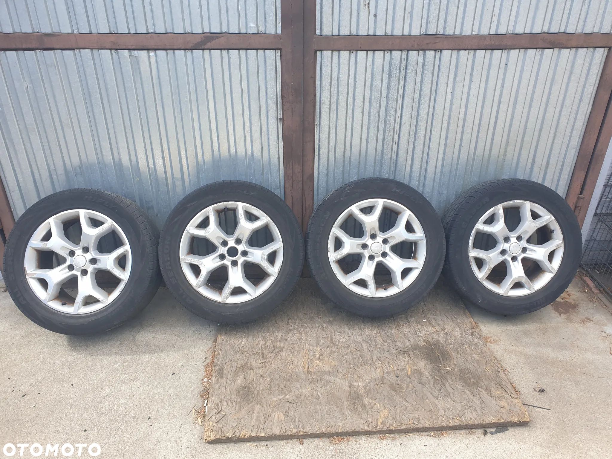 Koła Felgi Aluminiowe Ford Kuga MK1 7,5 x 17 5x108 235/55/17 - 1