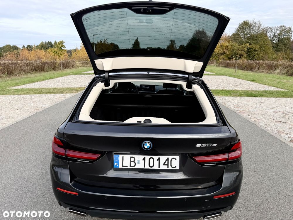 BMW Seria 5 530e Luxury Line - 12