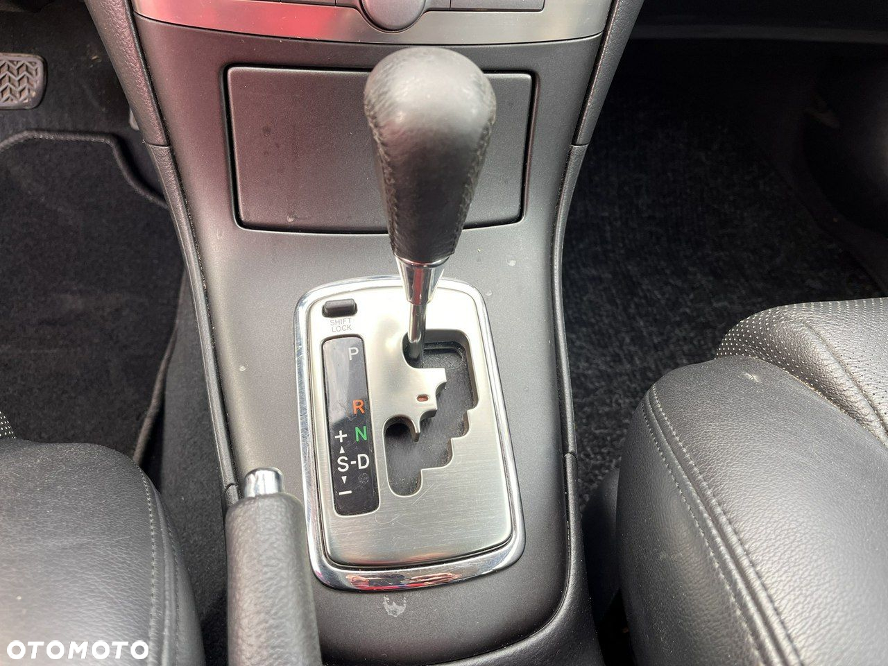 Toyota Avensis - 21