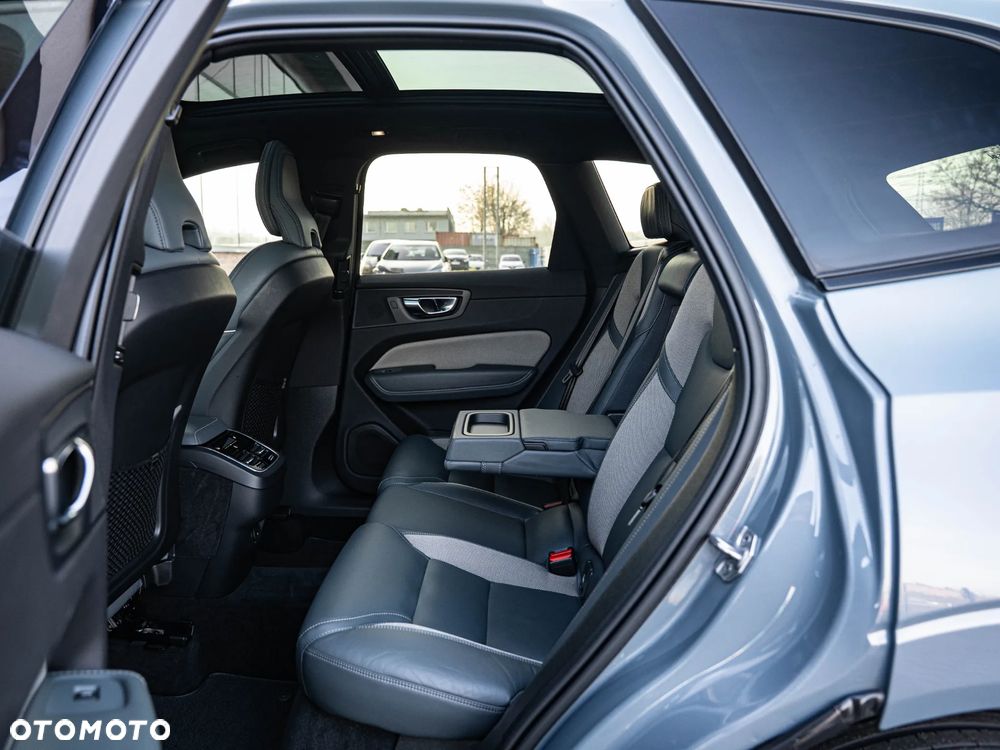 Volvo XC 60 B5 D AWD Geartronic RDesign - 28