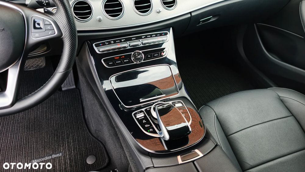 Mercedes-Benz Klasa E 220 d 9G-TRONIC Avantgarde - 36