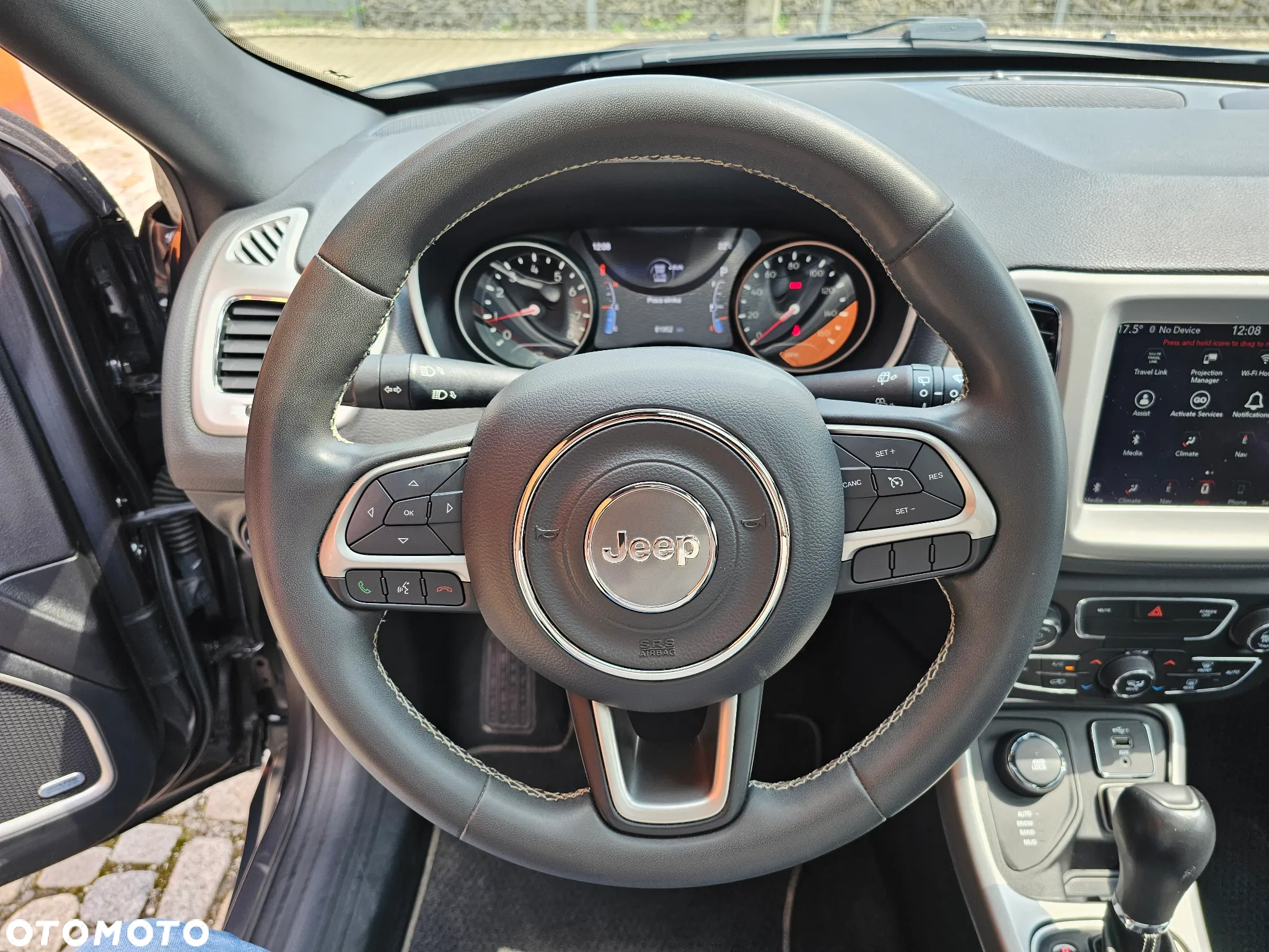 Jeep Compass - 26