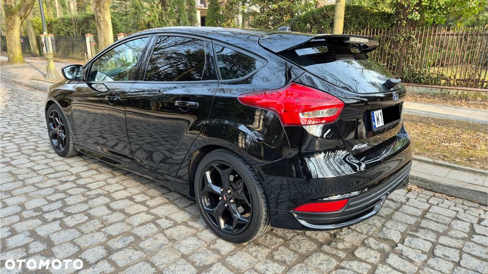 Ford Focus 2.0 EcoBoost ST mit Leder-Sport-Paket - 4