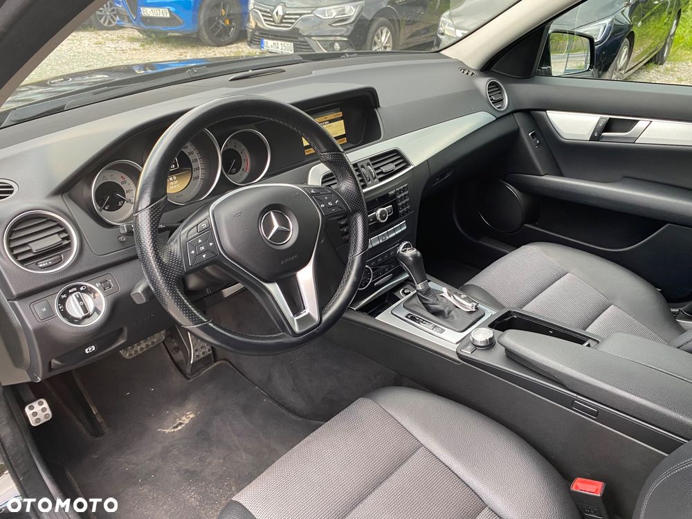 Mercedes-Benz Klasa C 180 CGI Automatik BlueEFFICIENCY Avantgarde - 20