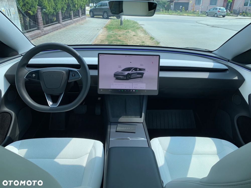 Tesla Model 3 AWD - 17
