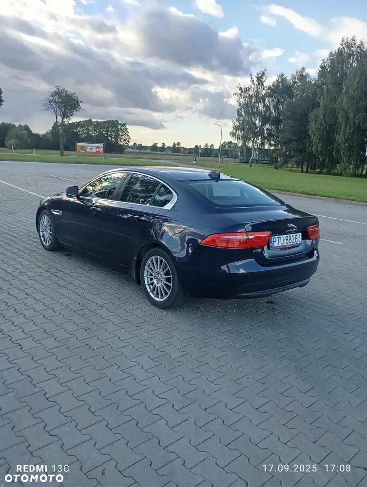 Jaguar XE - 9