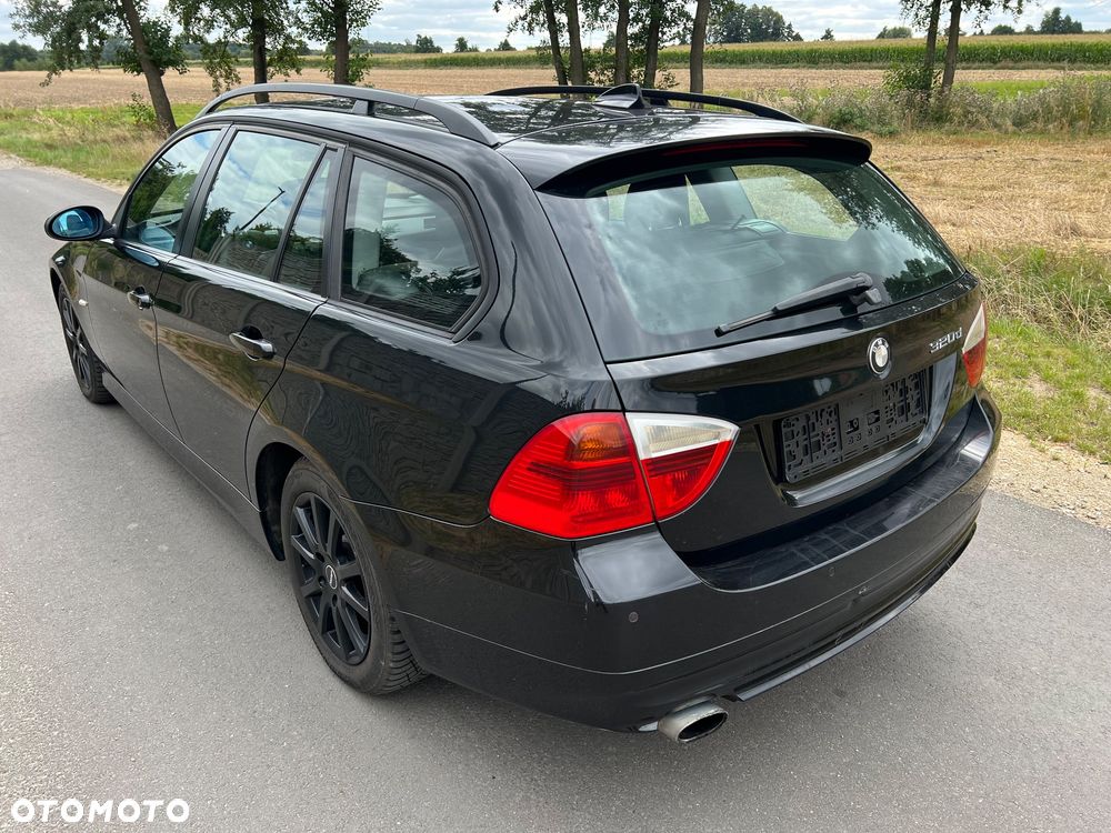 BMW Seria 3 320d DPF Touring - 8