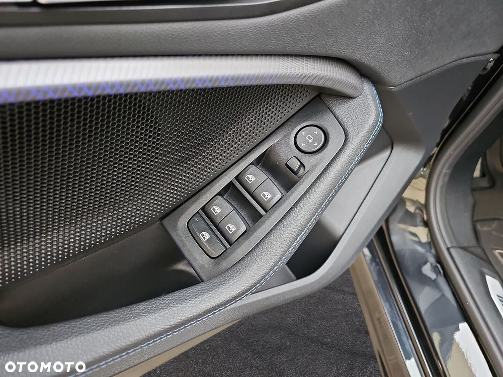 BMW Seria 1 - 21