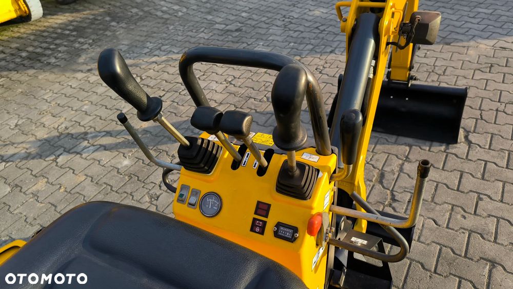 Bobcat E08 AAEM - 10