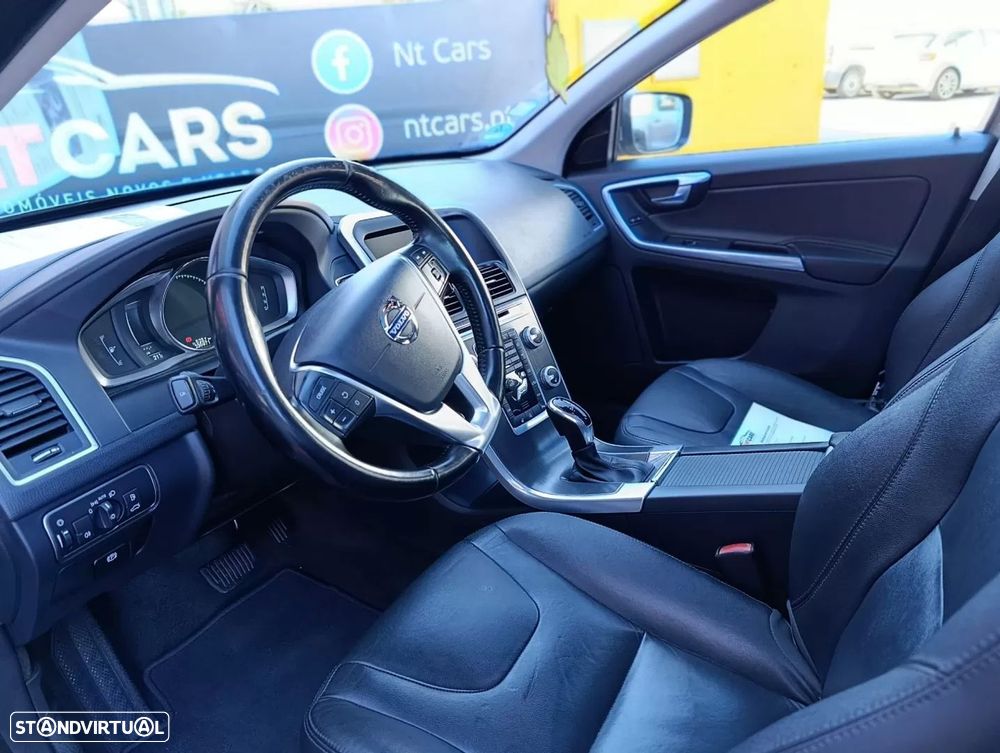 Volvo XC 60 2.0 D4 Momentum Geartronic - 15