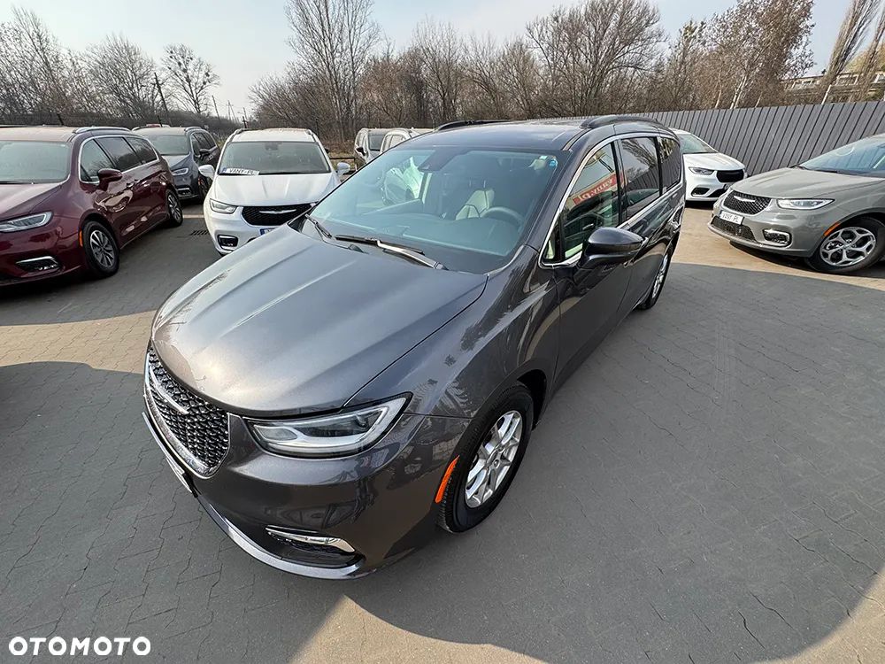 Chrysler Pacifica - 2