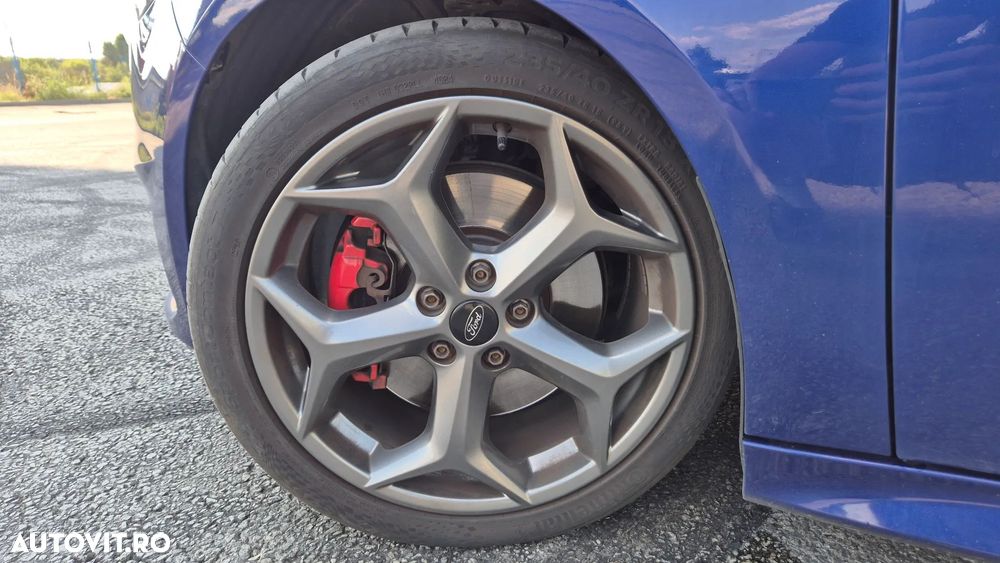 Ford Focus - 10