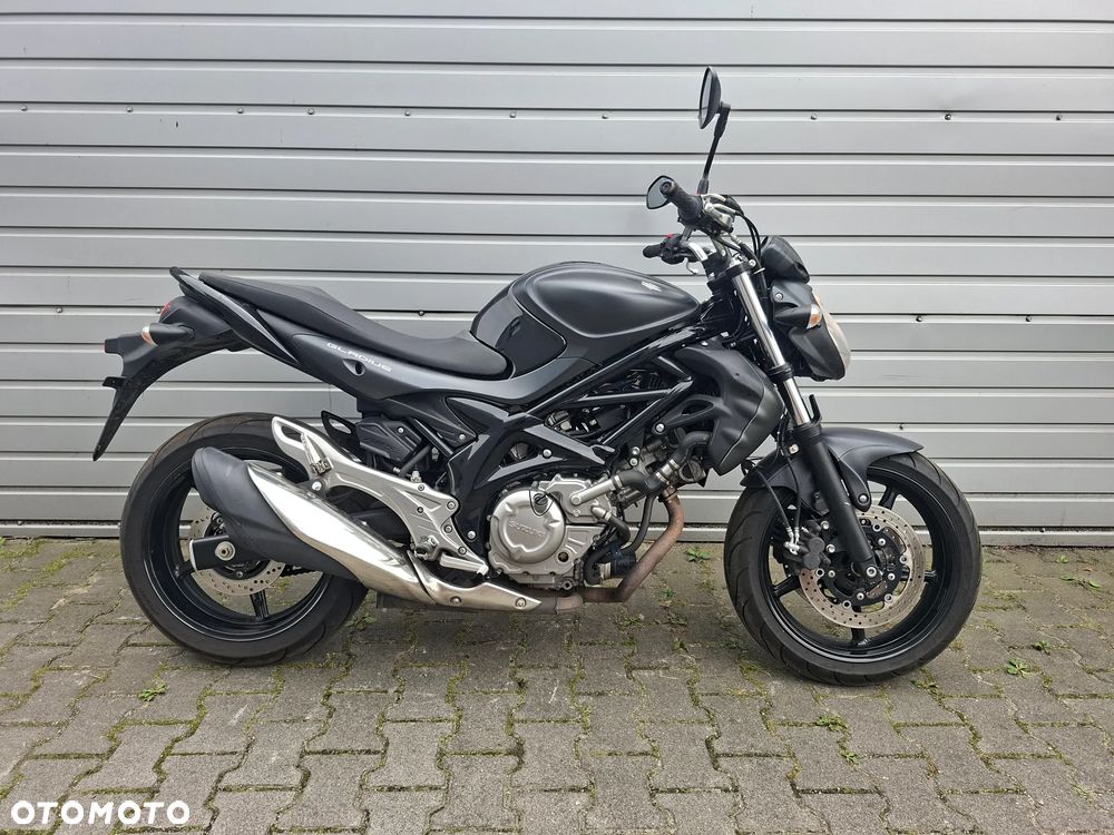 Suzuki Gladius - 5