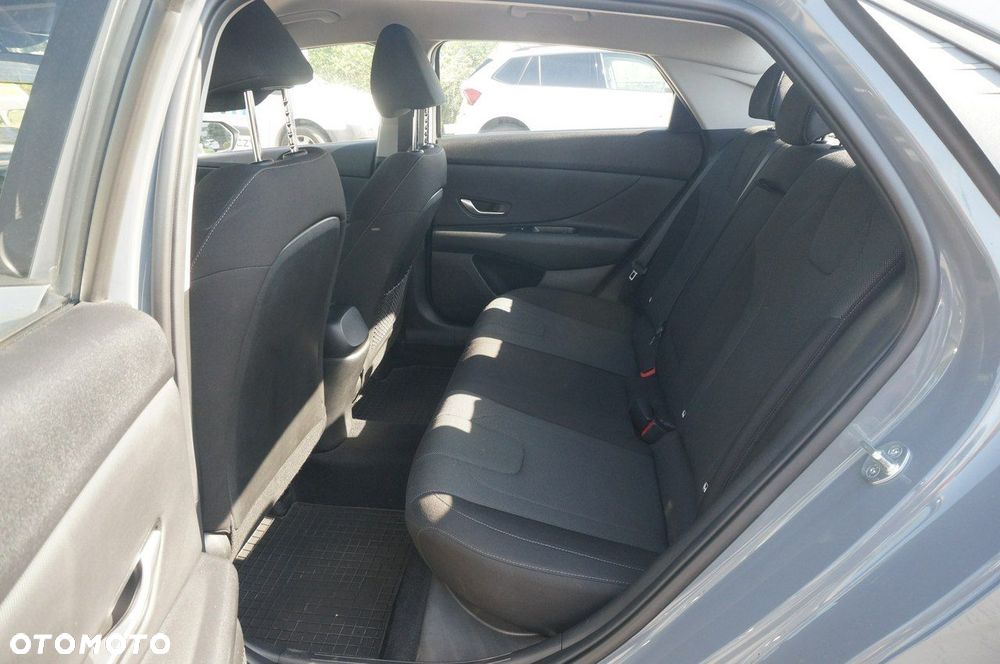 Hyundai Elantra 1.6 Modern - 24