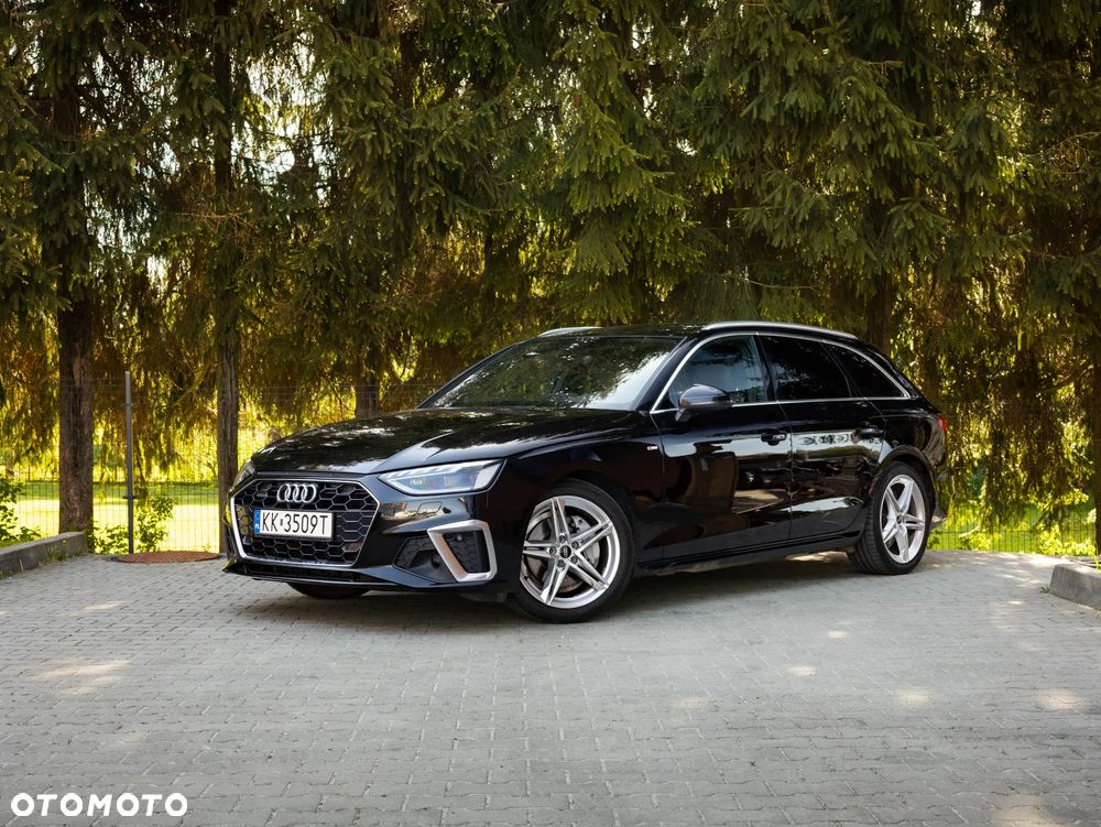 Audi A4 Avant 40 TDI quattro S tronic S line - 1