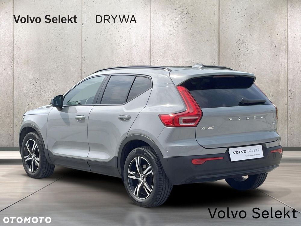 Volvo XC 40 B3 Plus Dark - 5