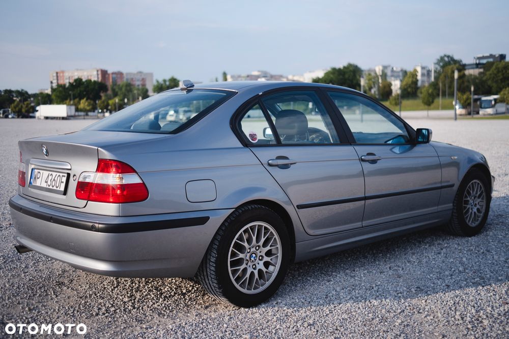 BMW Seria 3 318i - 8
