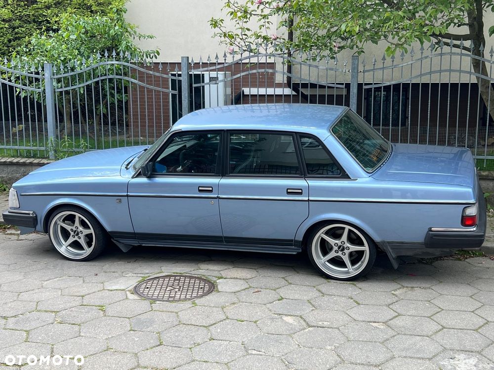 Volvo Seria 200 - 12
