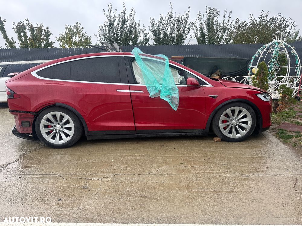 Tesla Model X Performance - 4