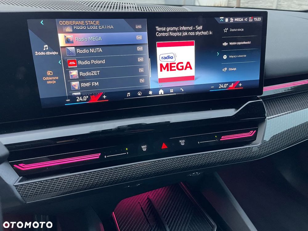 BMW Seria 5 540d xDrive mHEV - 31