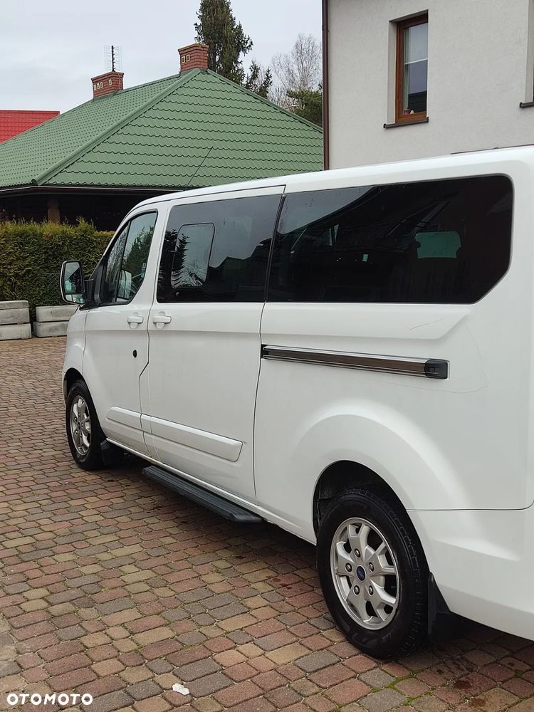 Ford Tourneo Custom - 3