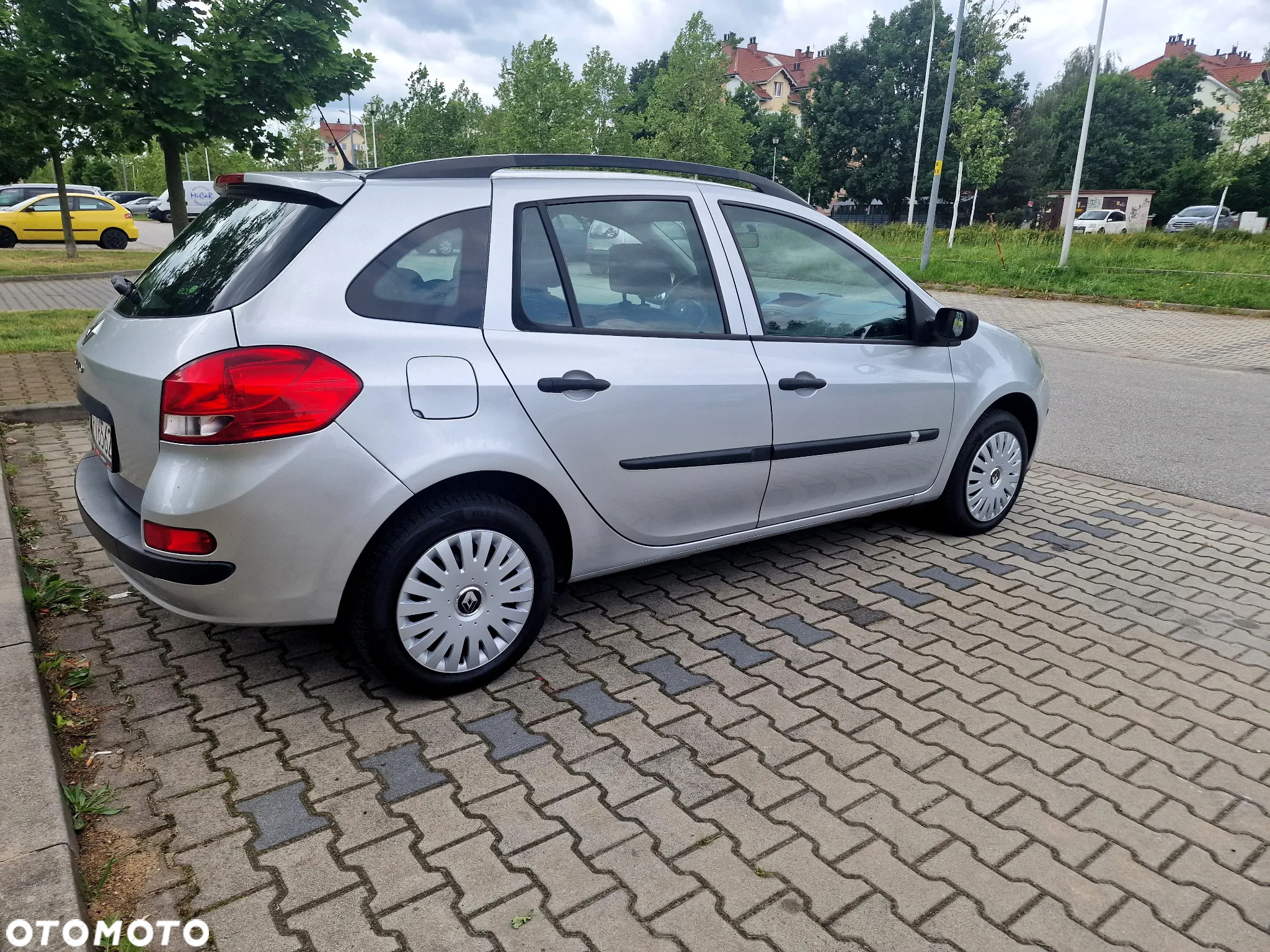 Renault Clio 1.2 16V 75 Grandtour Dynamique - 15