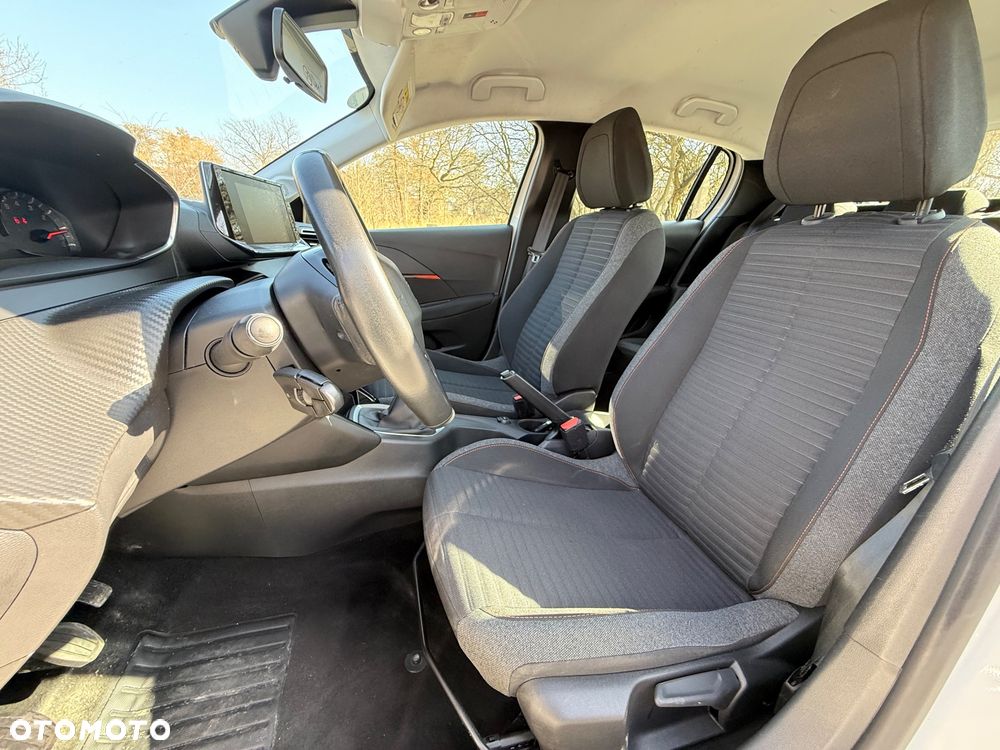 Peugeot 208 - 19