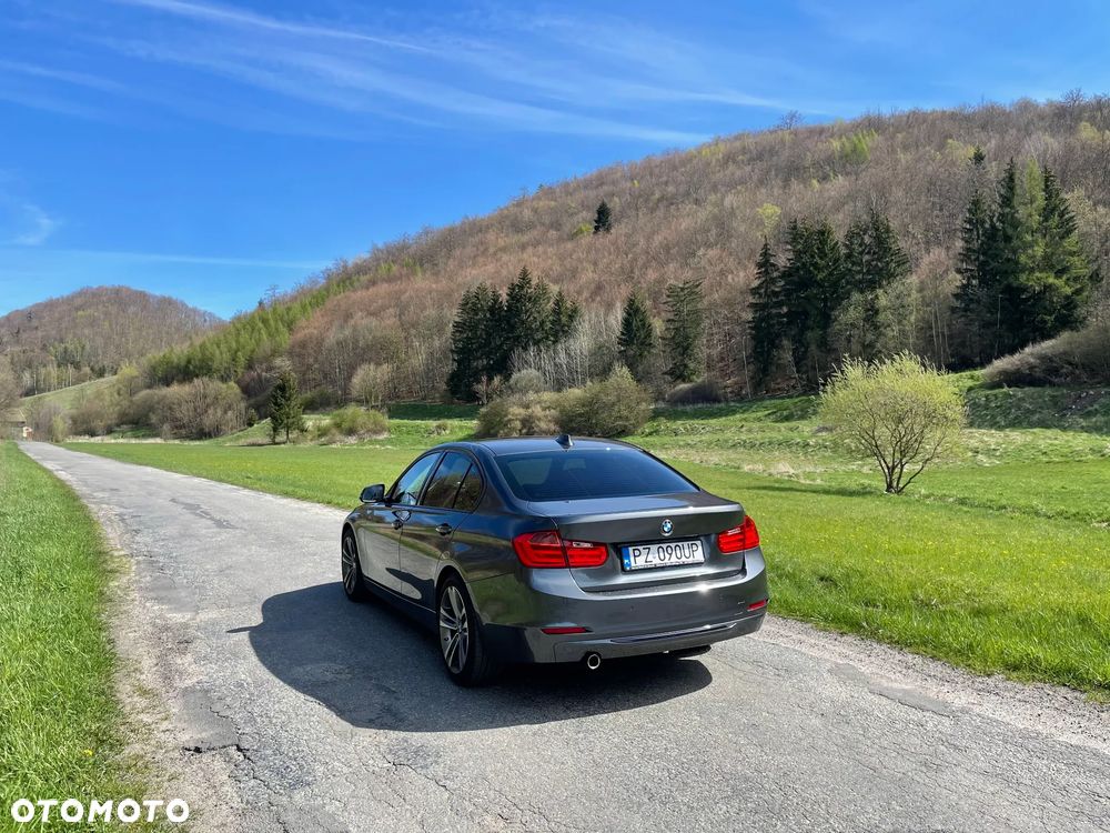 BMW Seria 3 320d Sport Line - 36