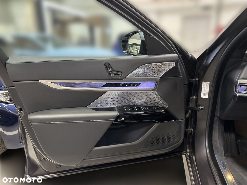 BMW Seria 7 - 12