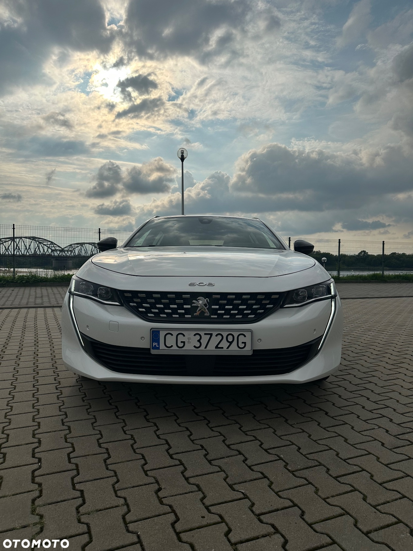 Peugeot 508 SW Plug-In Hybrid 225 e-EAT8 GT - 2
