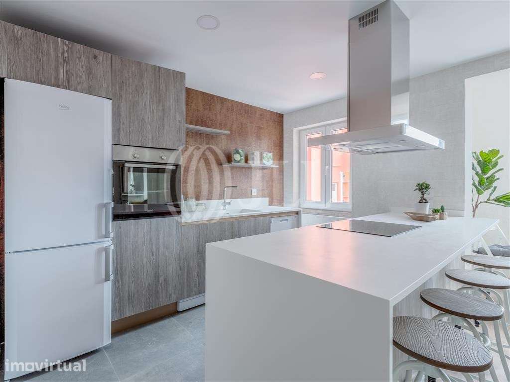 Apartamento T3 com varanda, em Santo António, Lisboa - Grande imagem: 4/11