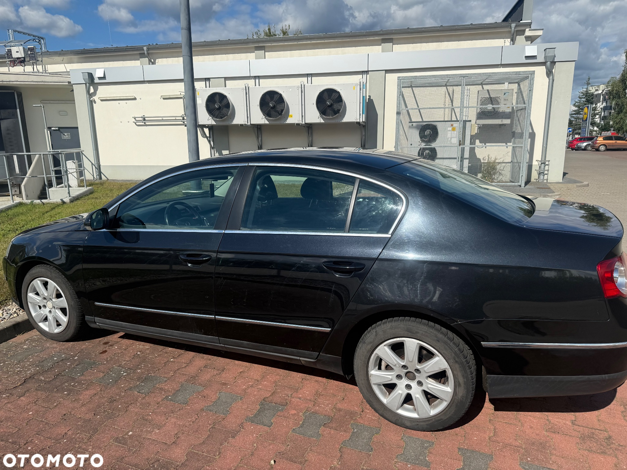 Volkswagen Passat - 4